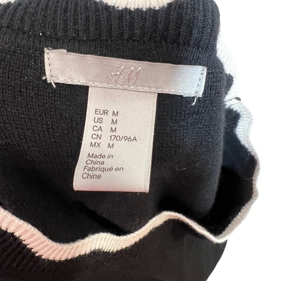 H&M Black Sweater with White Scalloped Trim - Picture 2 of 4